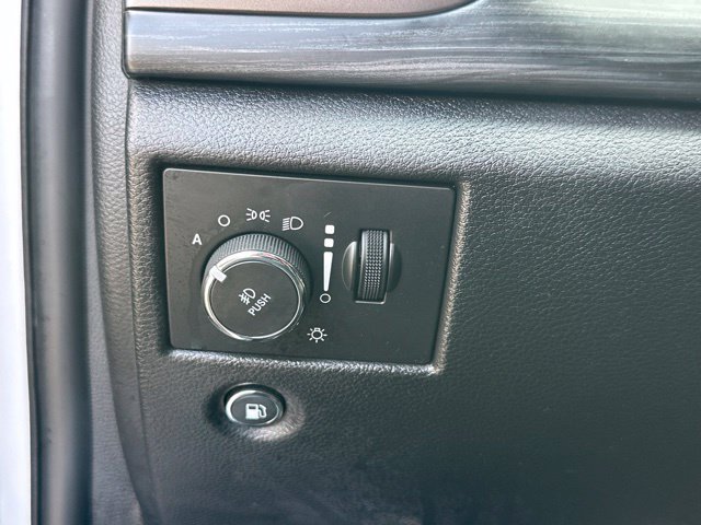 Used 2020 Jeep Grand Cherokee Laredo AWD/4WD image 12