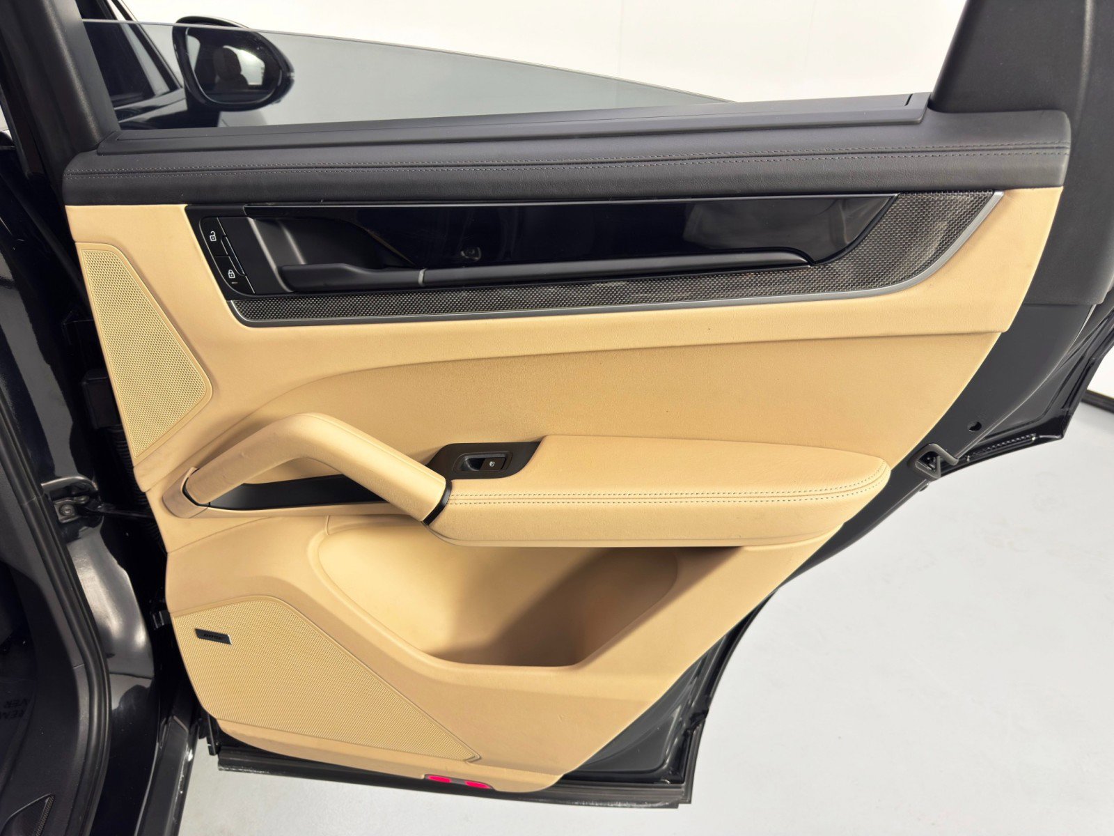 Used 2024 Porsche Cayenne S image 52