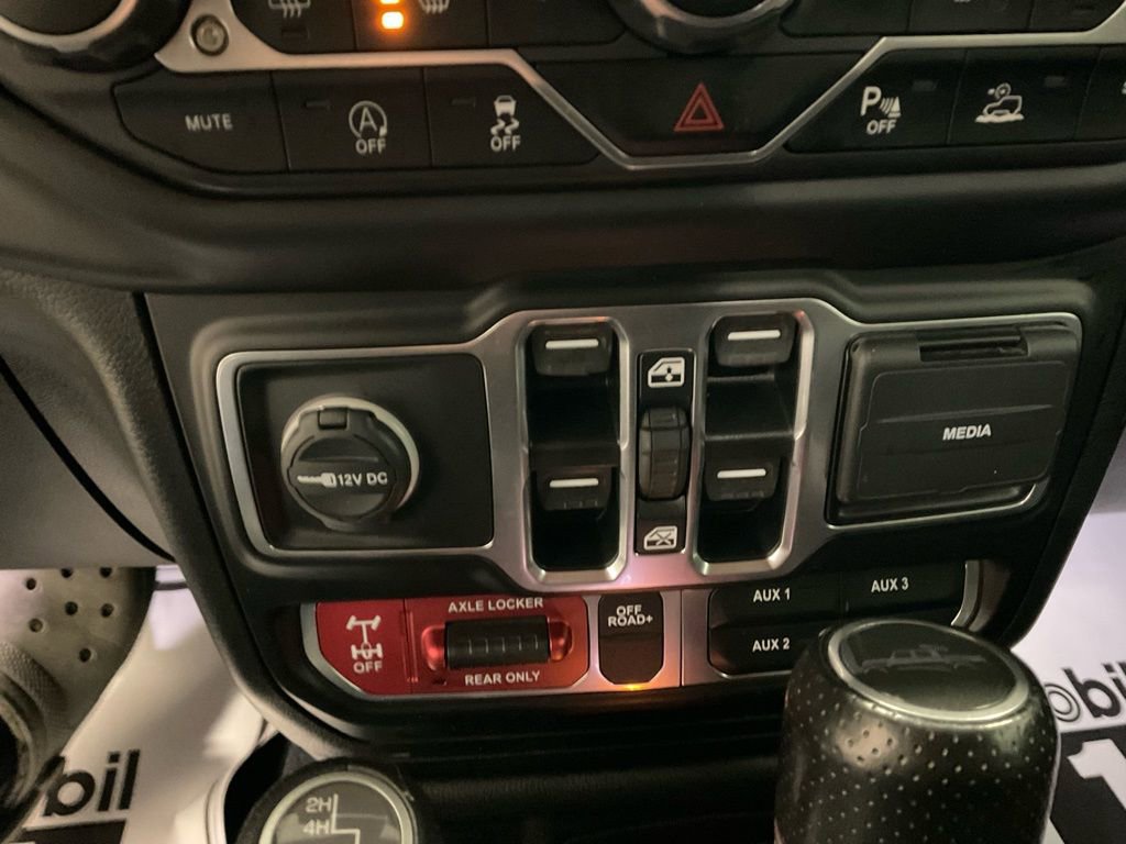 Used 2020 Jeep Gladiator Mojave w/ Dual Top Group AWD/4WD image 7
