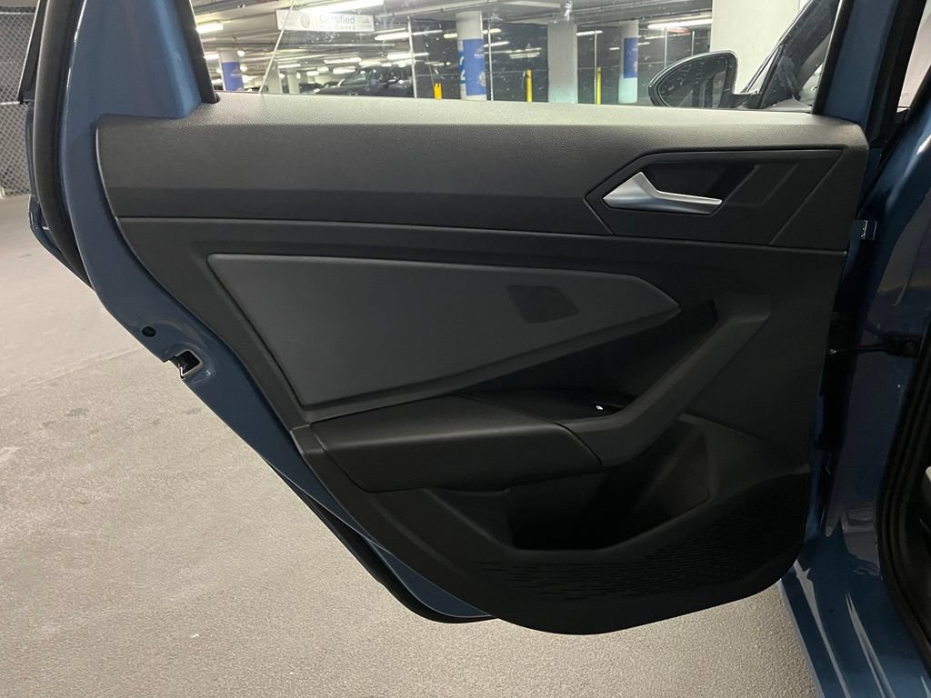 New 2027 Volkswagen Jetta SE FWD image 18