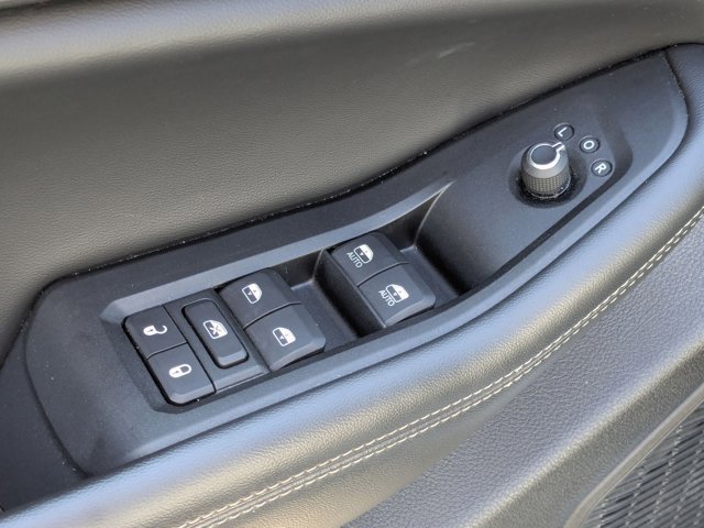 Used 2024 Jeep Grand Cherokee L Laredo image 5