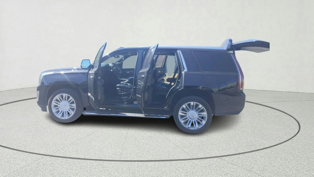 Used 2016 Cadillac Escalade Platinum image 11