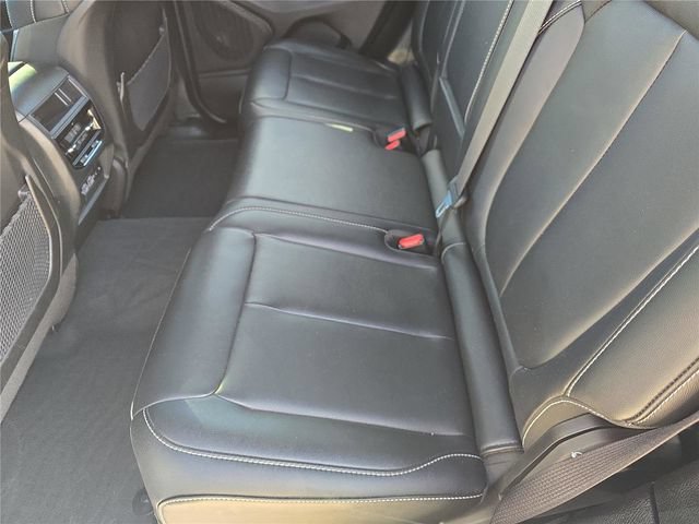 Used 2025 Jeep Grand Cherokee Limited w/ Black Appearance Package RWD image 9