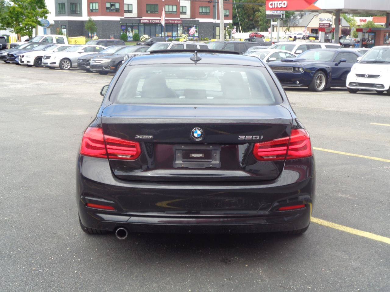 Used 2018 BMW 320i xDrive Sedan w/ Convenience Package AWD/4WD image 14