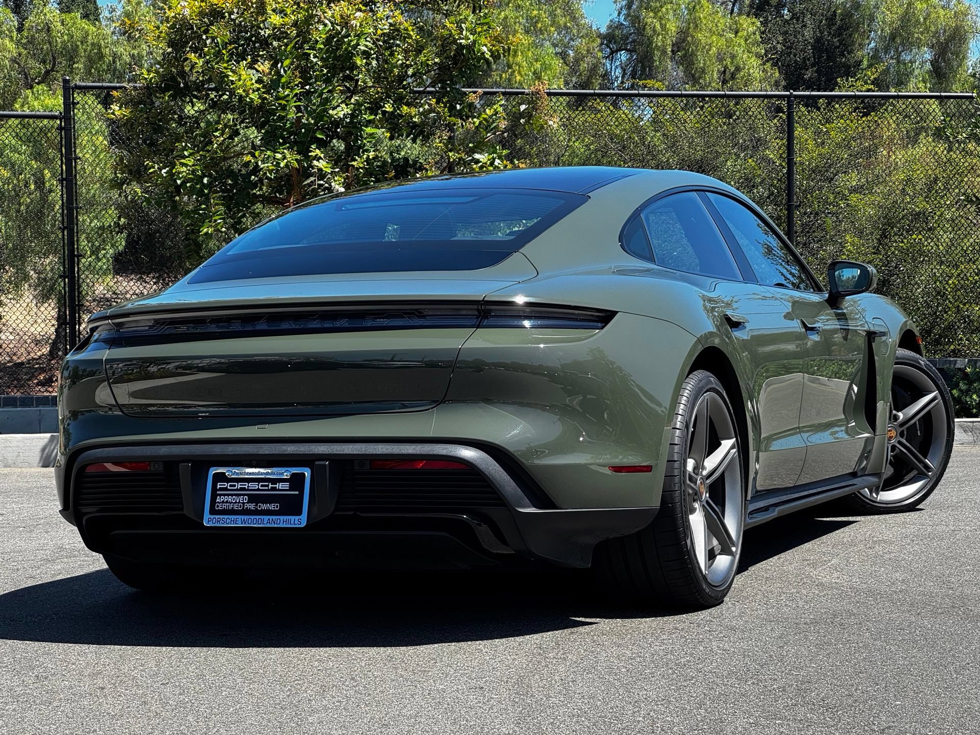 Certified 2022 Porsche Taycan Turbo S w/ Premium Package AWD/4WD image 9