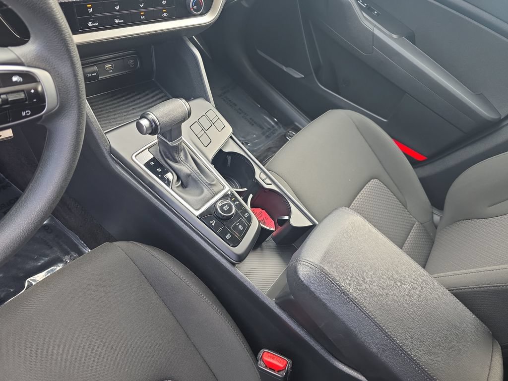 Used 2025 Kia Sportage LX FWD image 21