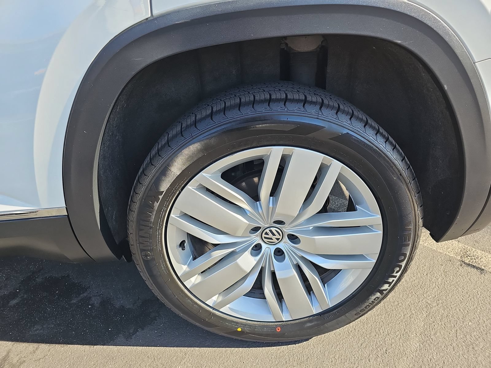 Used 2020 Volkswagen Atlas SEL FWD image 35