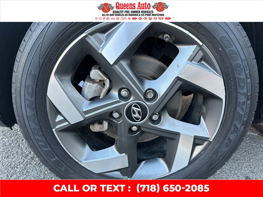 Used 2021 Hyundai Venue SEL w/ Cargo Package FWD image 27