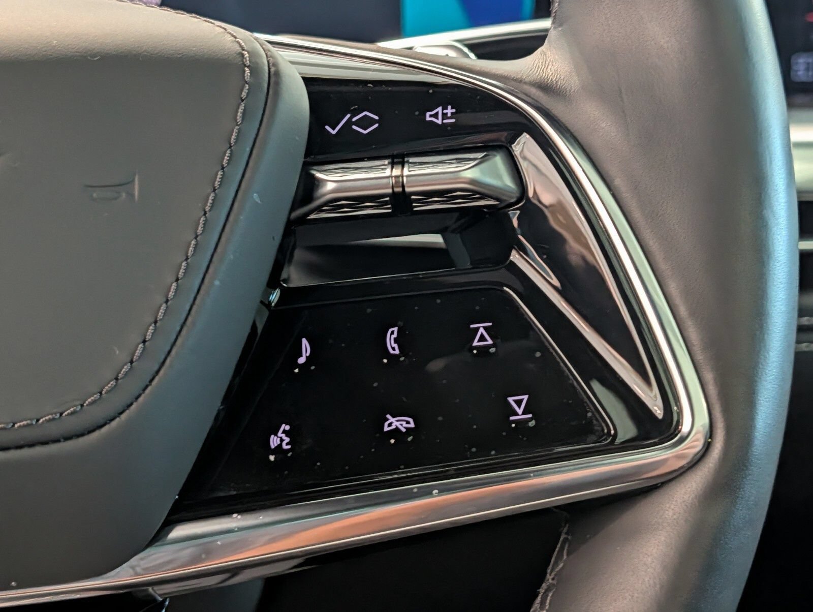 Certified 2025 Cadillac Escalade V AWD/4WD image 50