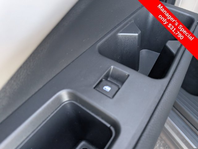 Used 2024 Nissan Pathfinder SL AWD/4WD image 16