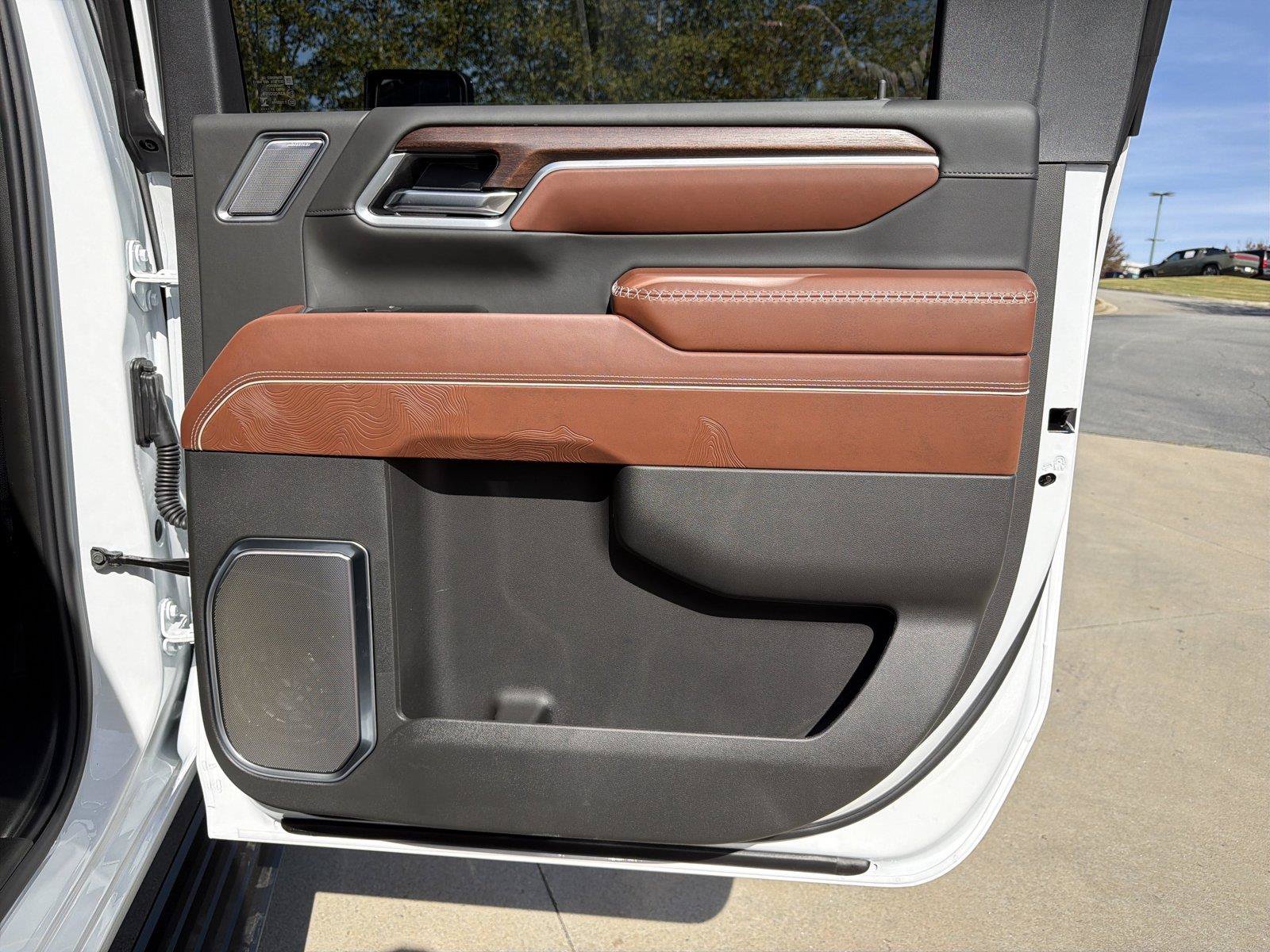 New 2026 GMC Sierra 3500 Denali Ultimate AWD/4WD image 14