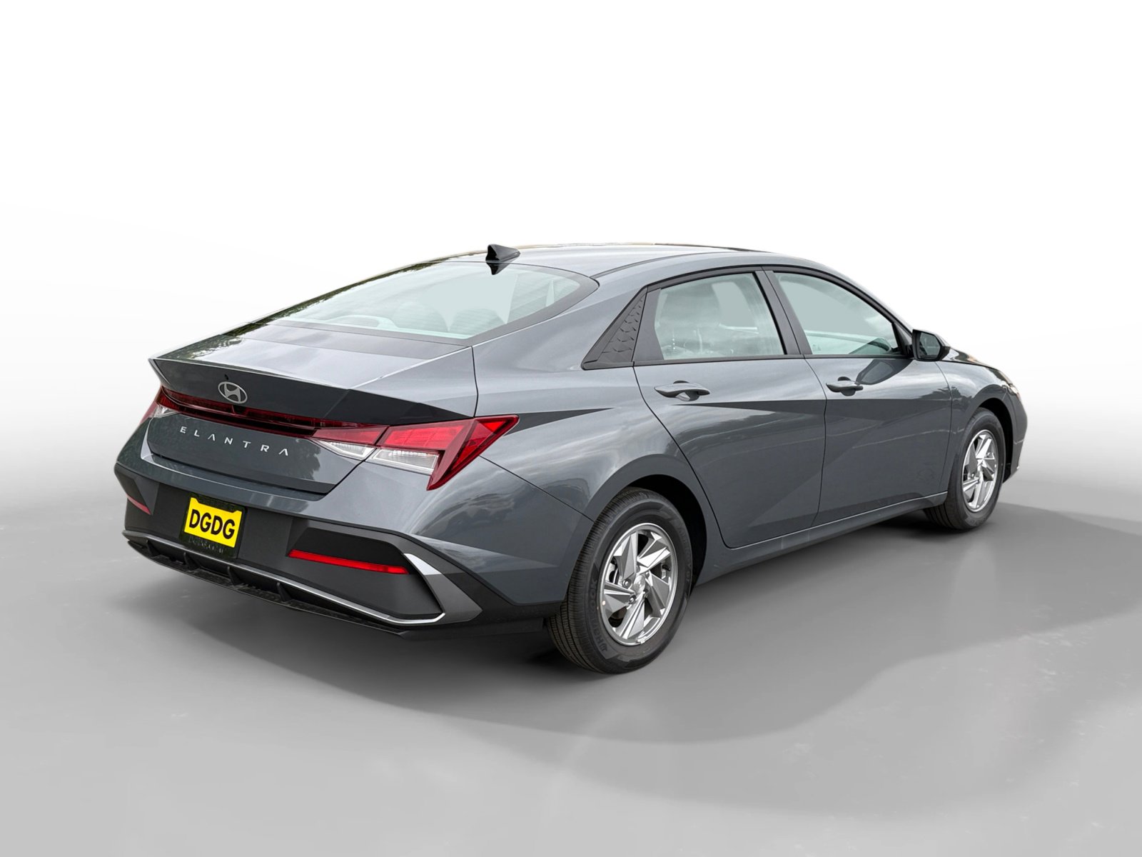 New 2026 Hyundai Elantra SE FWD image 5