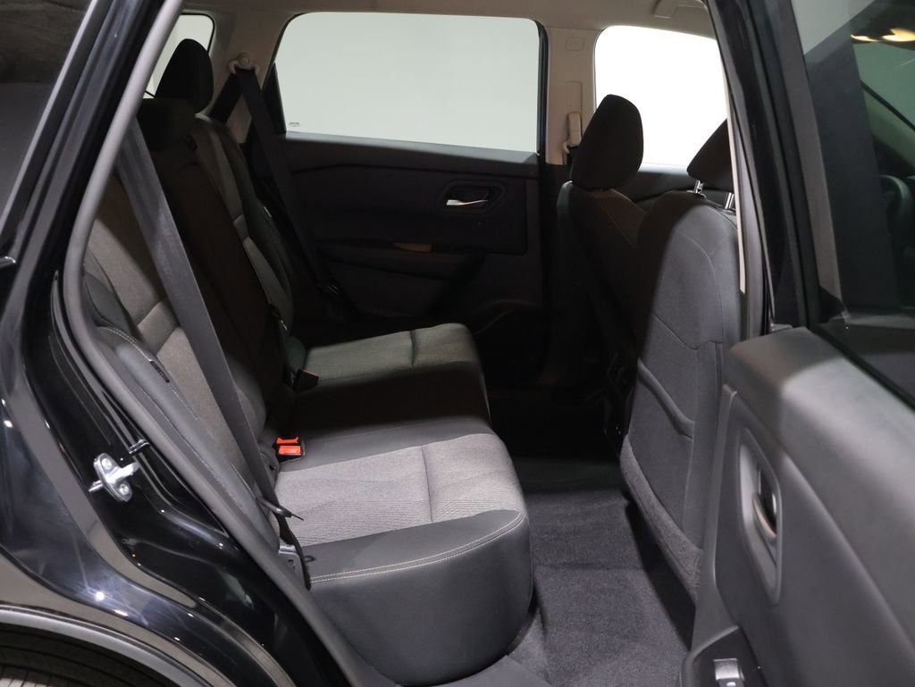Used 2025 Nissan Rogue SV AWD/4WD image 22