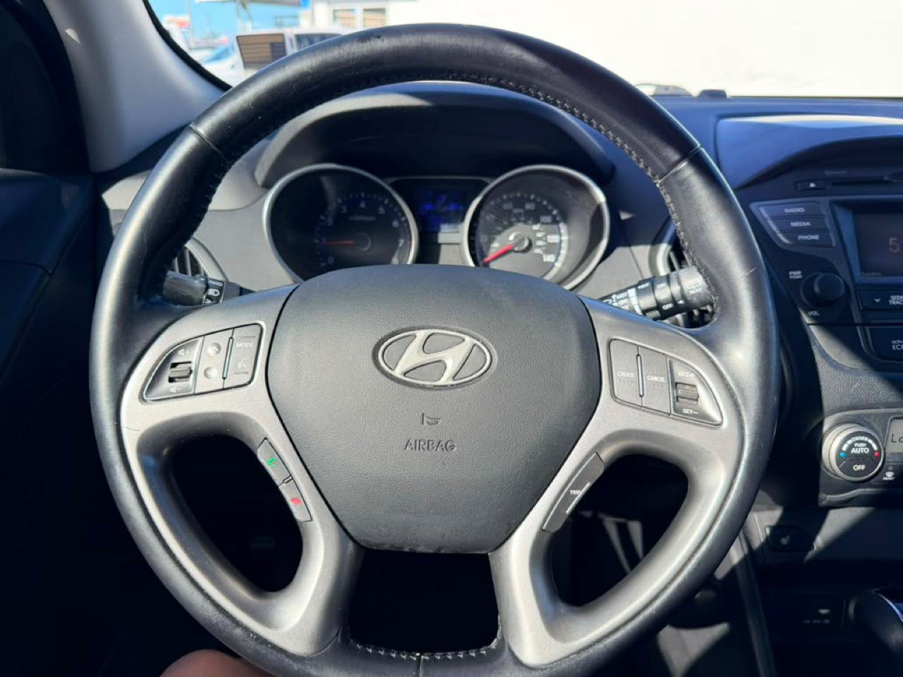 Used 2015 Hyundai Tucson Limited FWD image 16