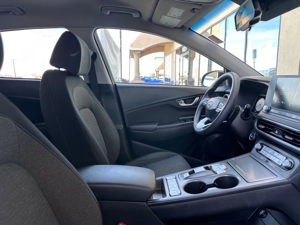 Used 2023 Hyundai Kona SE image 28