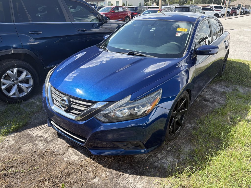 Used 2017 Nissan Altima 2.5 SR FWD image 9