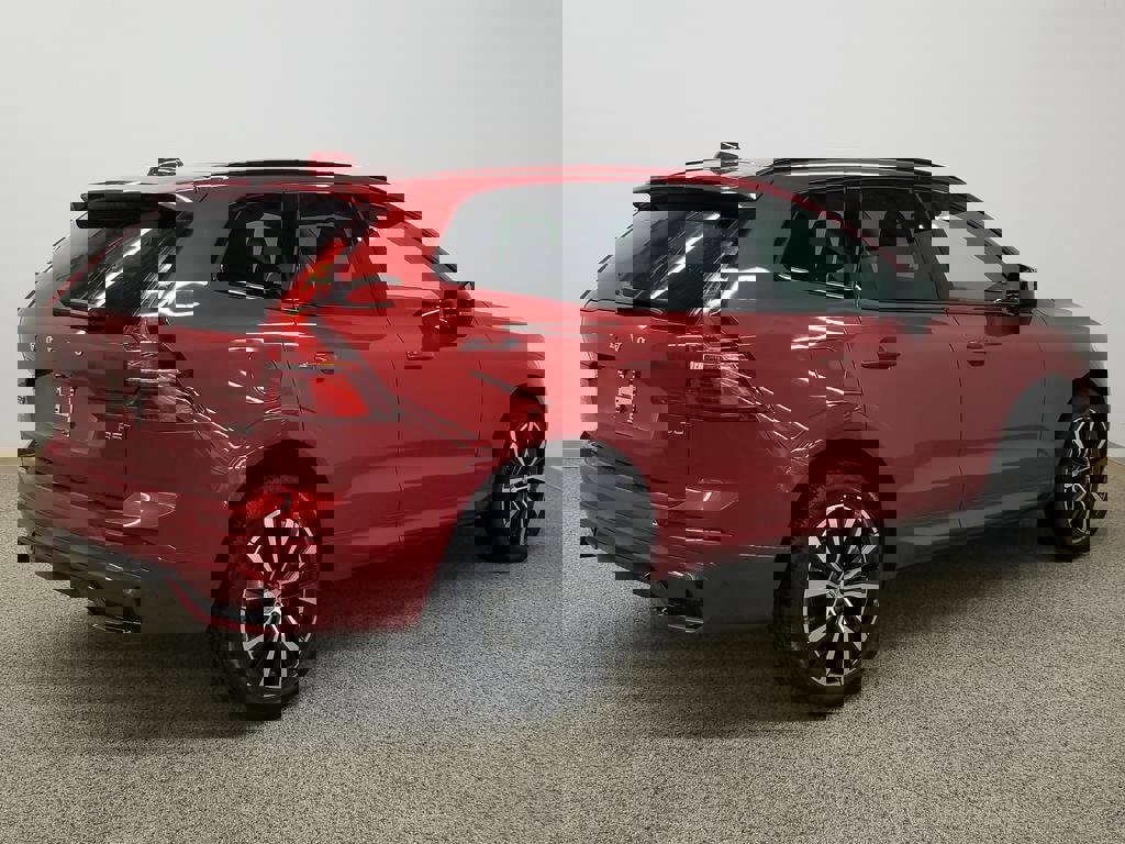 New 2025 Volvo XC60 B5 Plus w/ Climate Package image 3