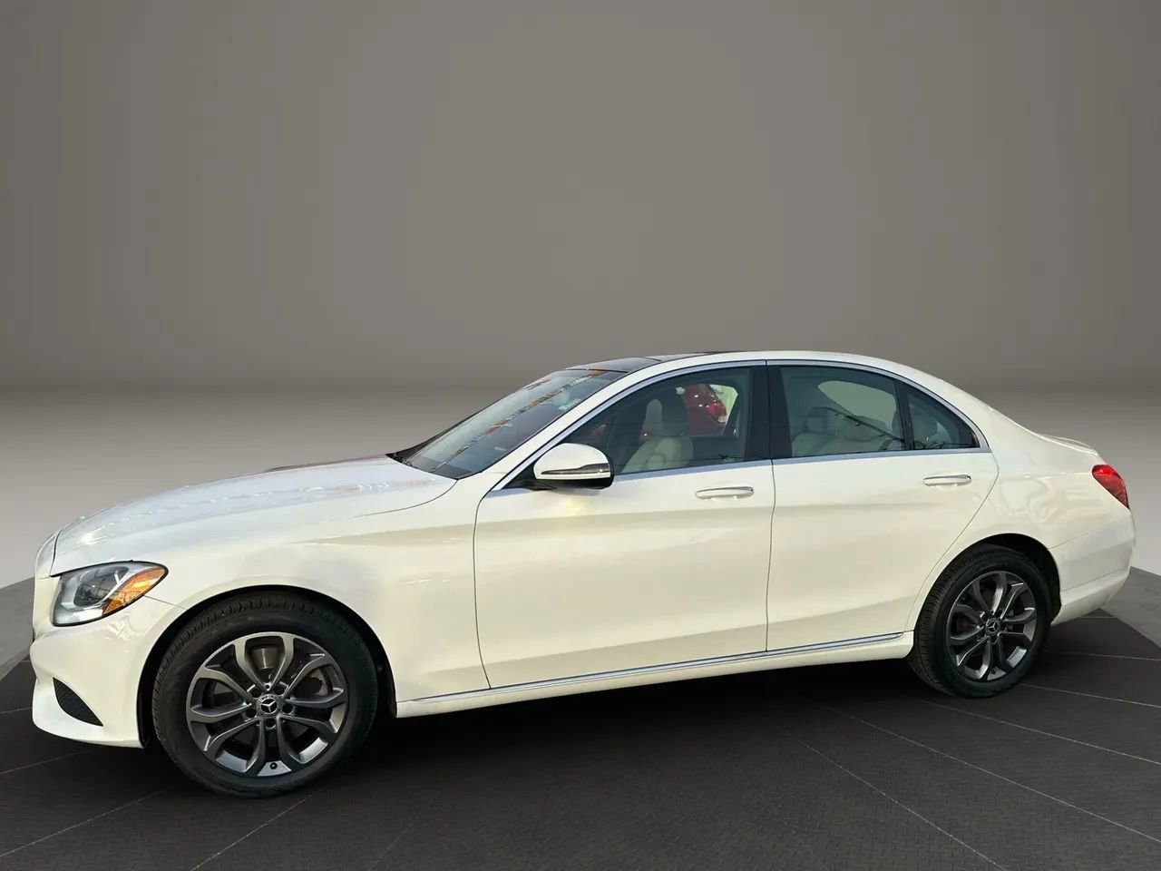 Used 2018 Mercedes-Benz C 300 4MATIC Sedan image 8