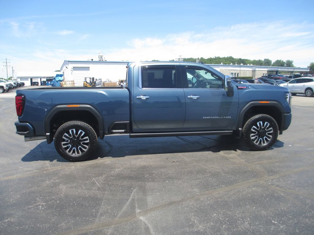 Certified 2025 GMC Sierra 3500 Denali w/ Denali Reserve Package AWD/4WD image 4