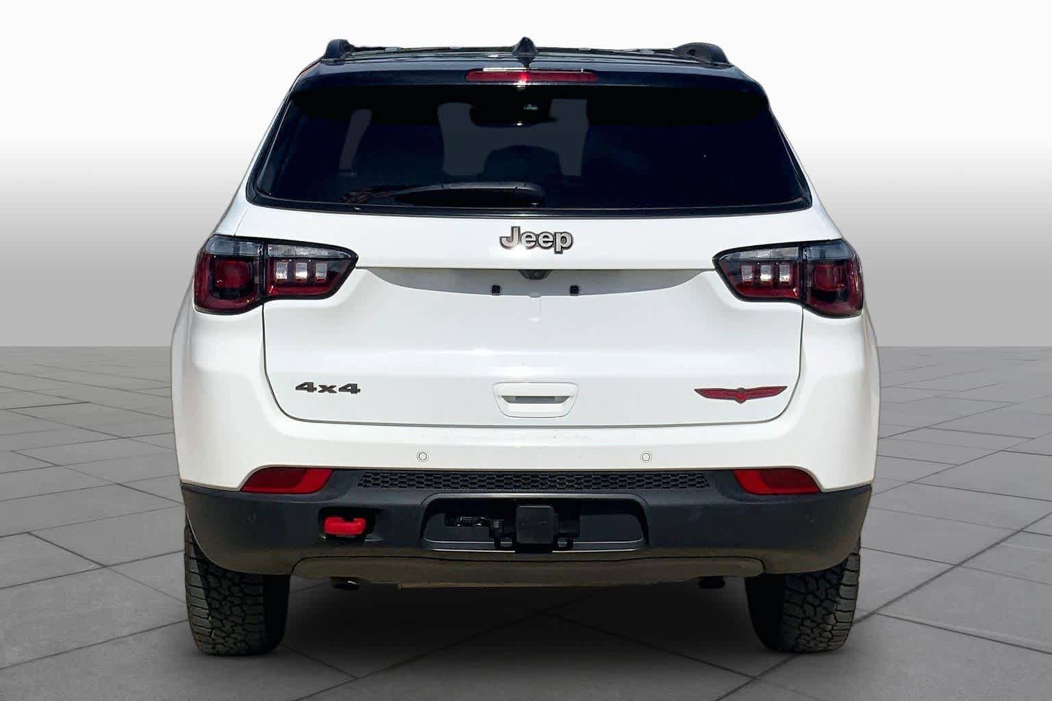 Used 2025 Jeep Compass Trailhawk w/ Trailer Tow Group AWD/4WD image 5