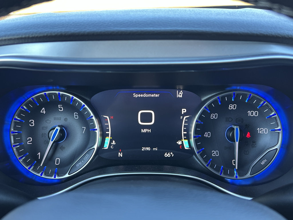 Used 2026 Chrysler Pacifica Limited w/ Uconnect Theater Family Group image 33