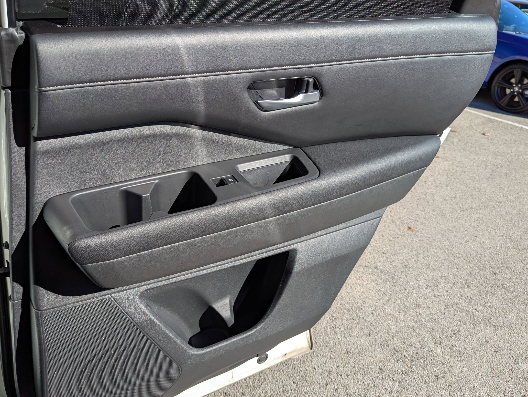 Used 2023 Nissan Pathfinder SL w/ Lighting Package (N92) image 24