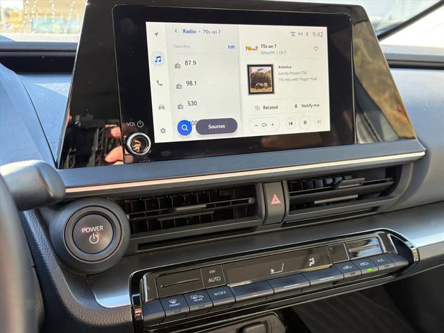 Used 2023 Toyota Prius LE image 10