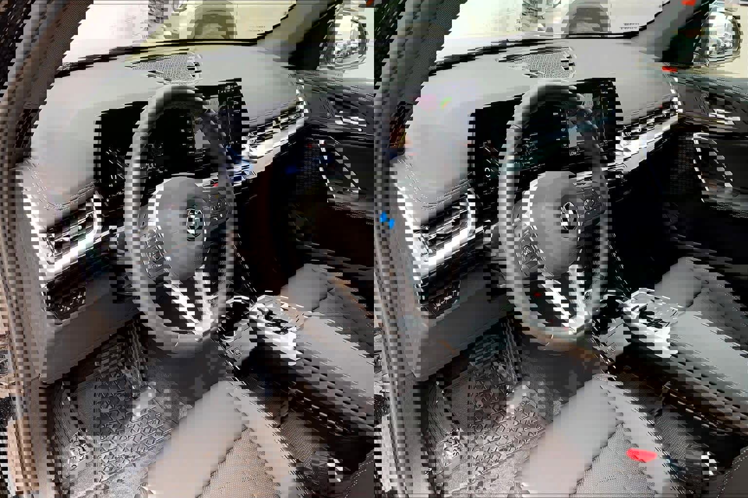 Used 2025 BMW X1 xDrive28i w/ Convenience Package image 3