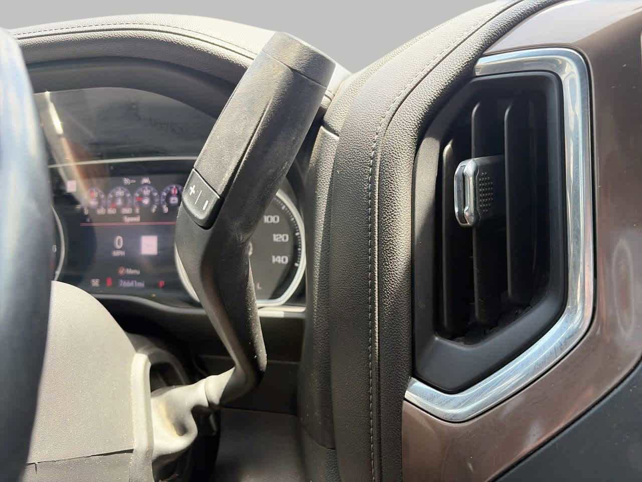 Used 2019 Chevrolet Silverado 1500 High Country w/ Technology Package AWD/4WD image 24