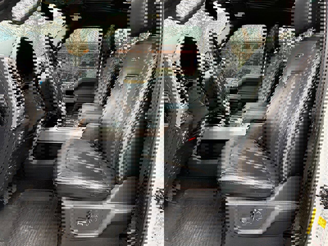 Used 2020 Ford F150 Platinum w/ Technology Package image 9