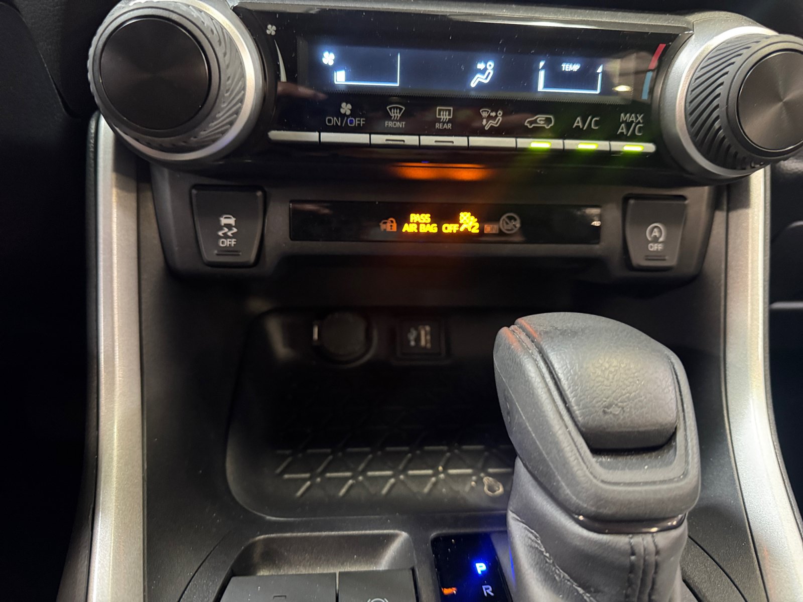 Certified 2025 Toyota RAV4 LE AWD/4WD image 12