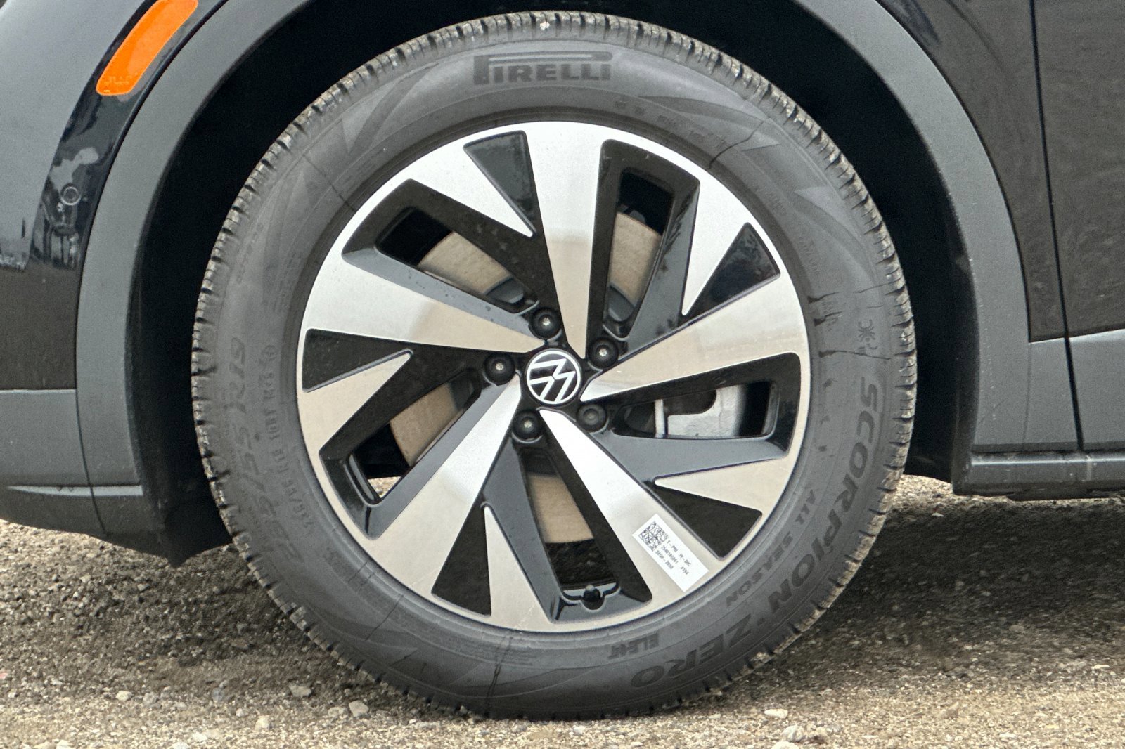 New 2025 Volkswagen ID.4 Pro image 25