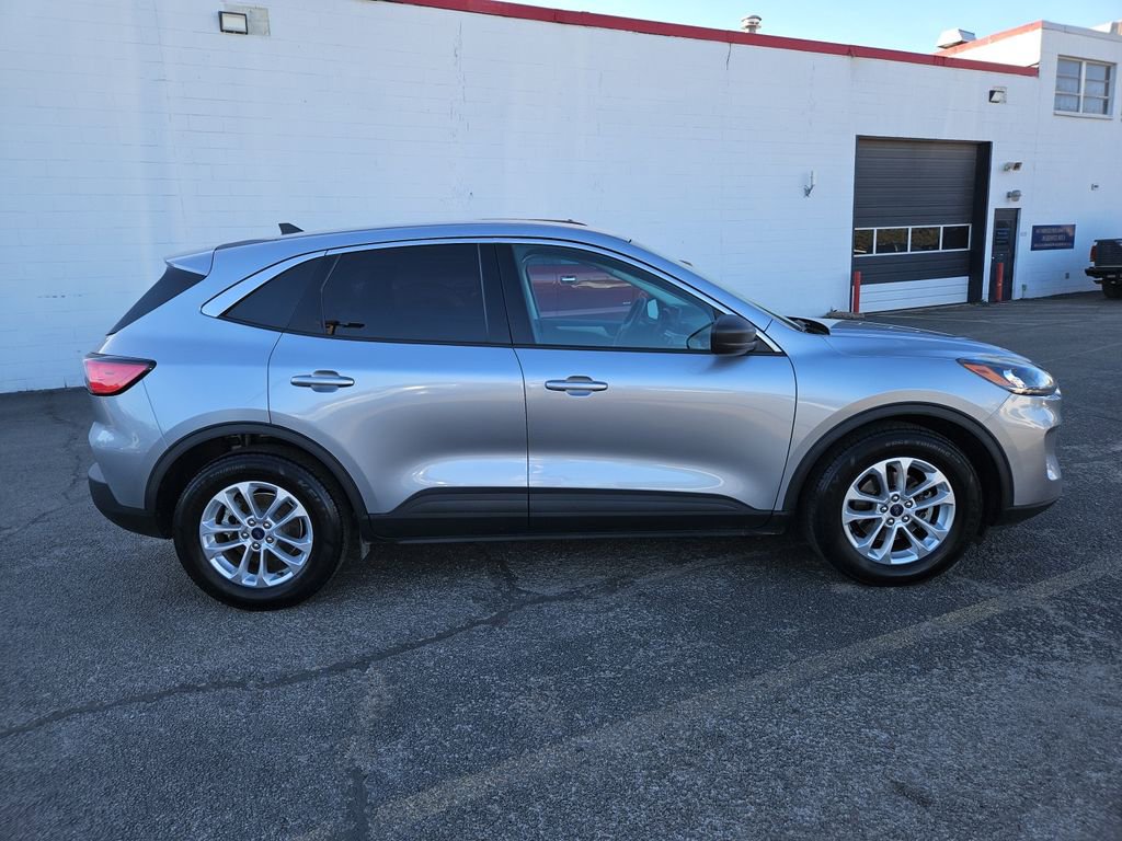 Used 2022 Ford Escape SE image 12