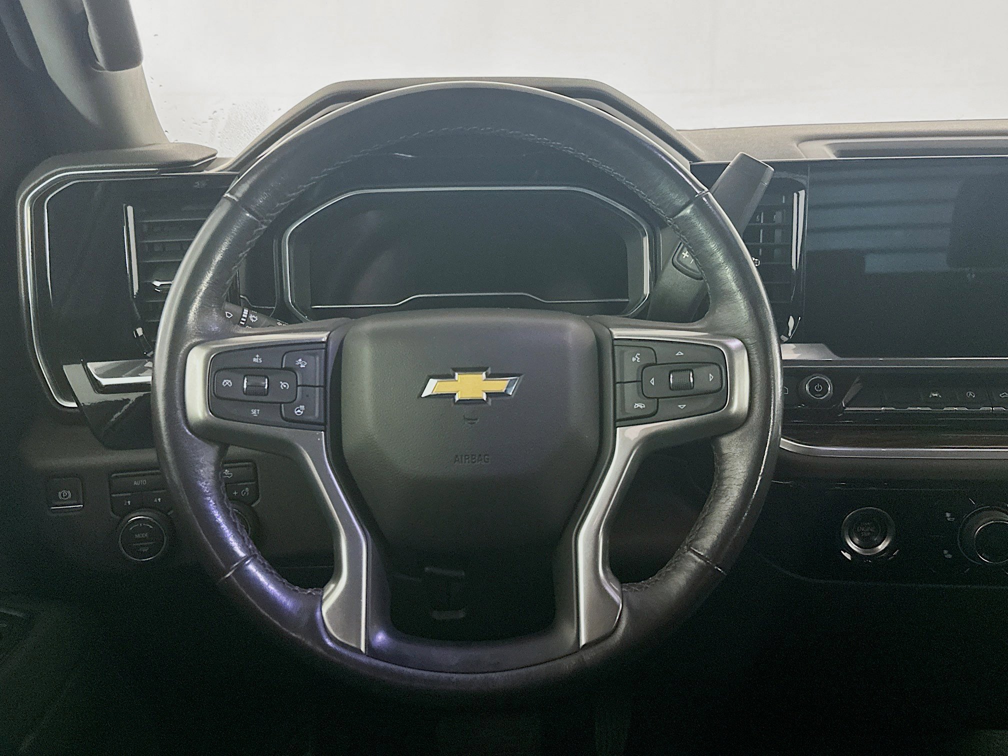 Used 2022 Chevrolet Silverado 1500 LT image 17