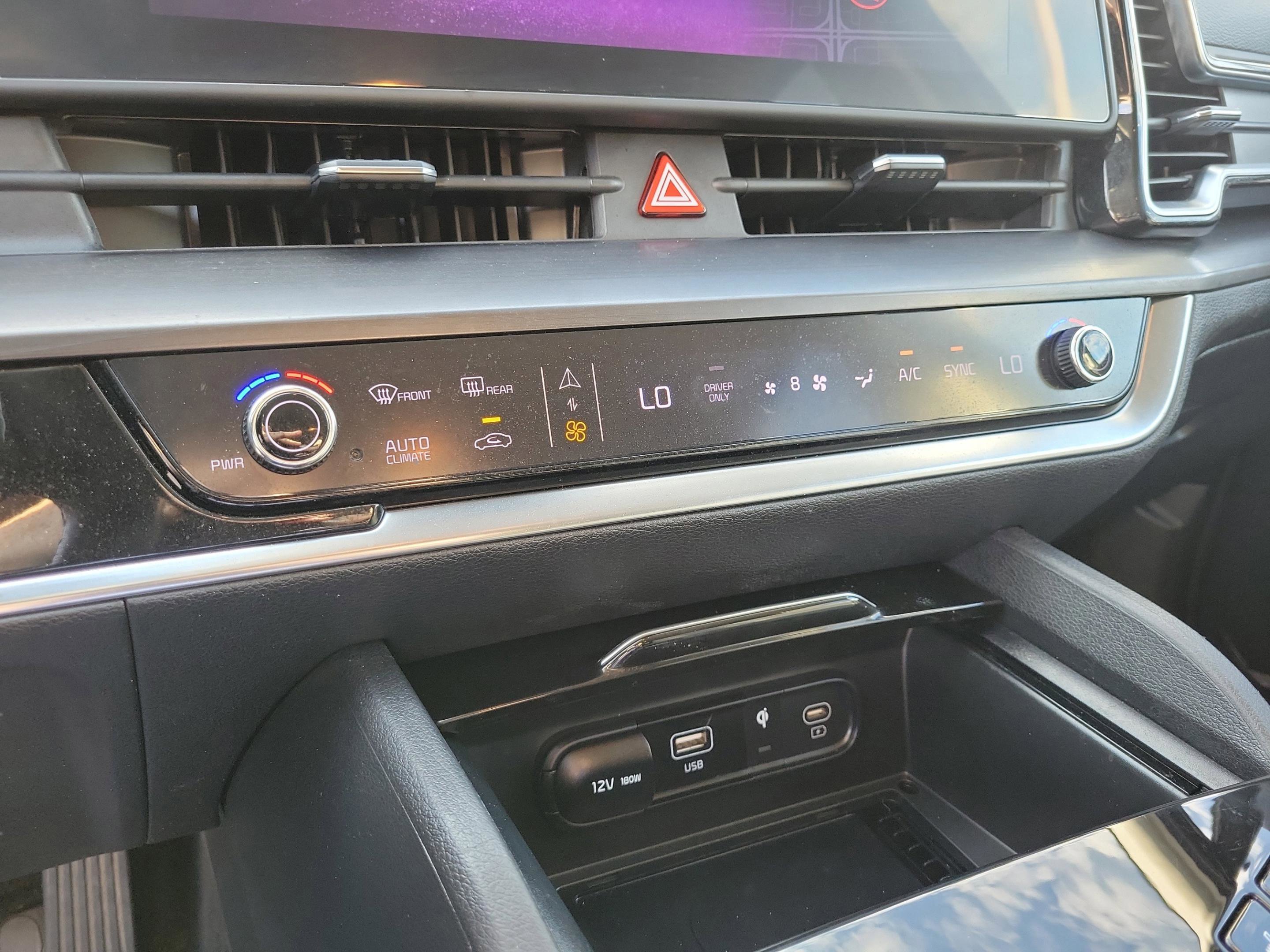 Used 2023 Kia Sportage EX AWD/4WD image 19