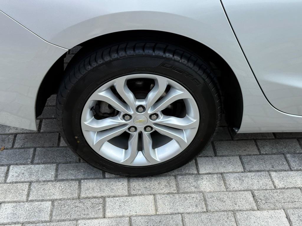 Used 2019 Chevrolet Cruze LS w/ LS Convenience Package FWD image 33
