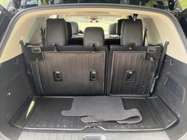 Used 2024 Nissan Pathfinder Platinum w/ Cargo Package AWD/4WD image 17