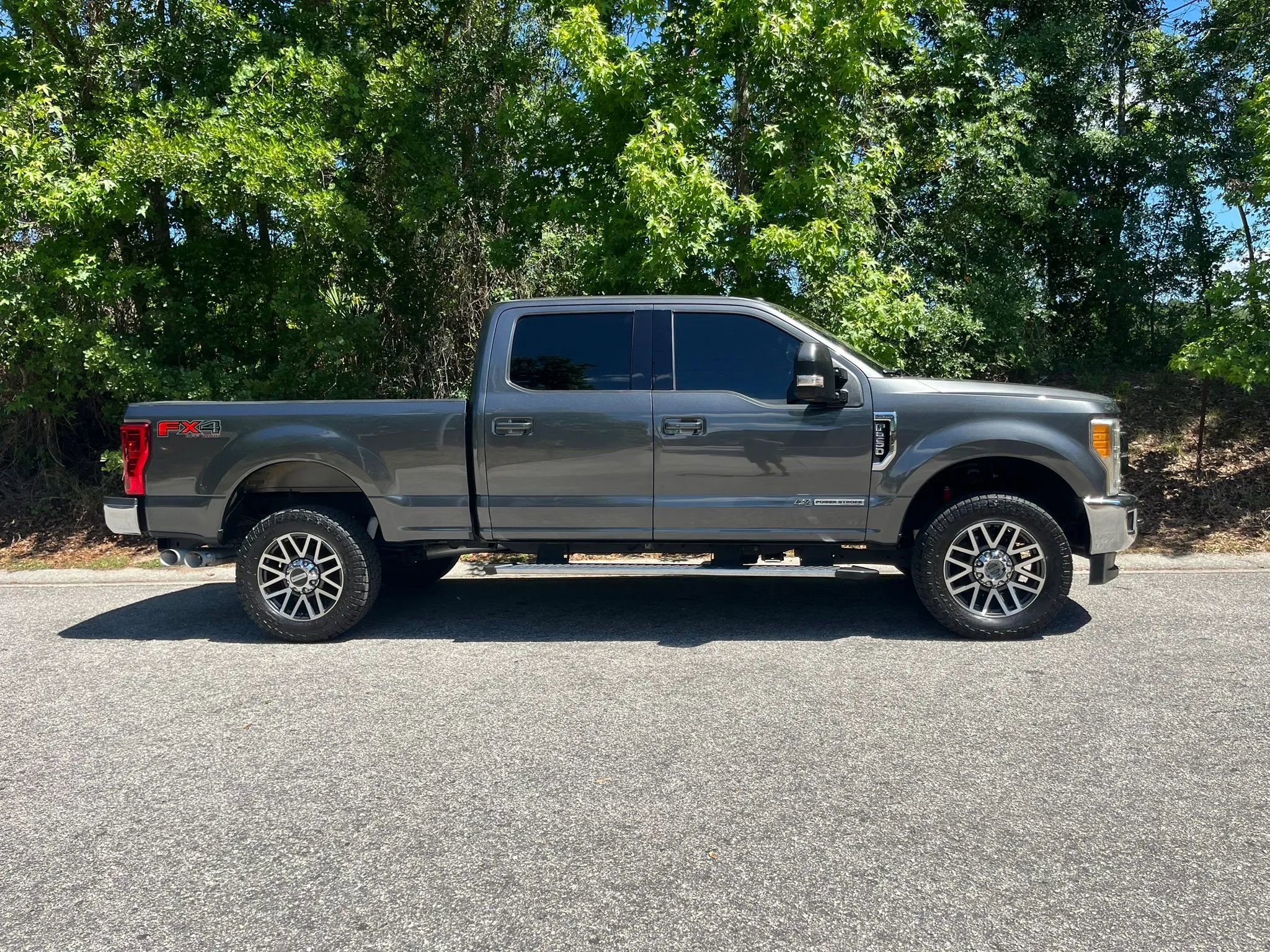 Used 2017 Ford F250 Lariat w/ Lariat Ultimate Package AWD/4WD image 5