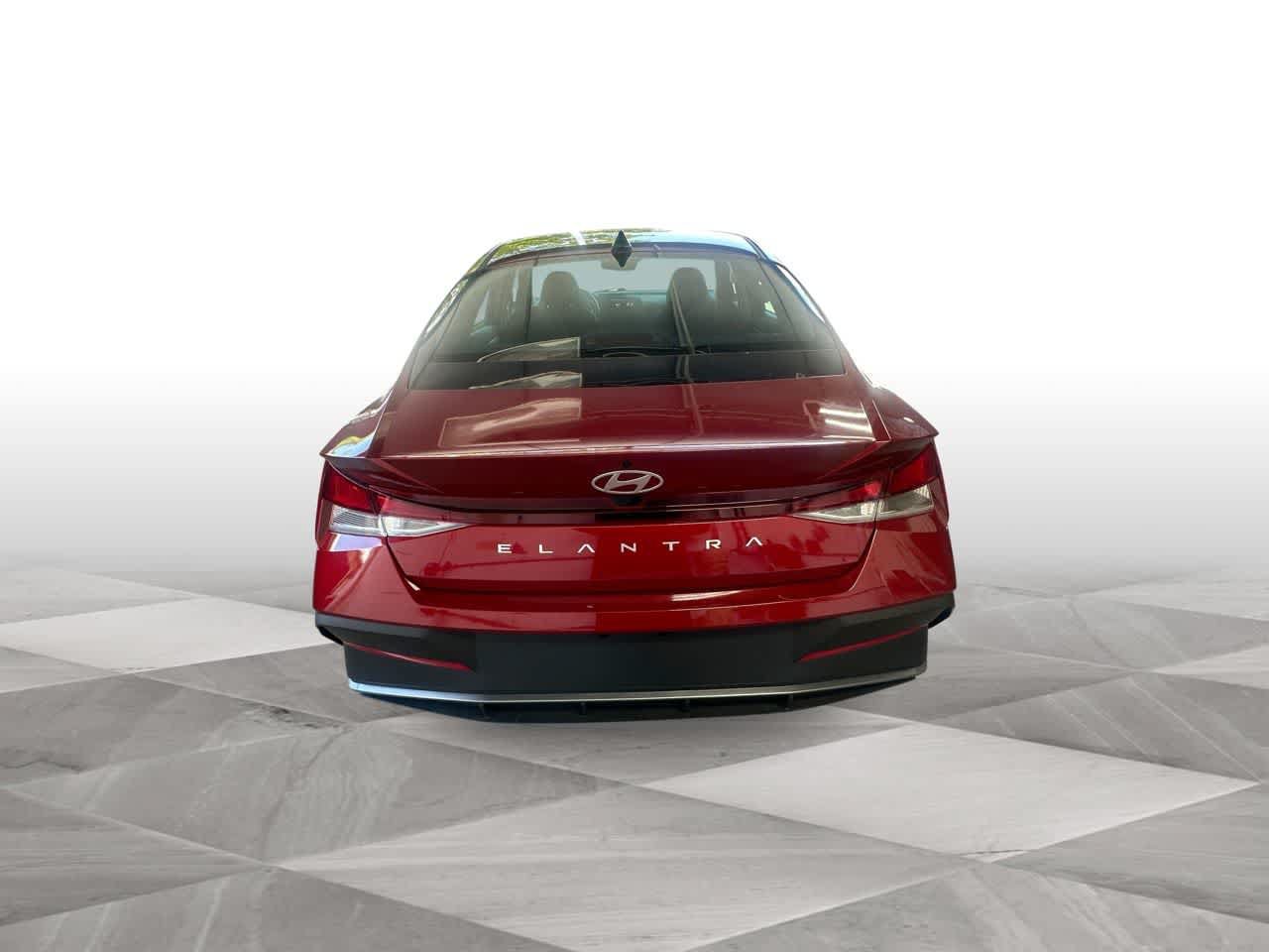 Used 2026 Hyundai Elantra SE FWD image 7
