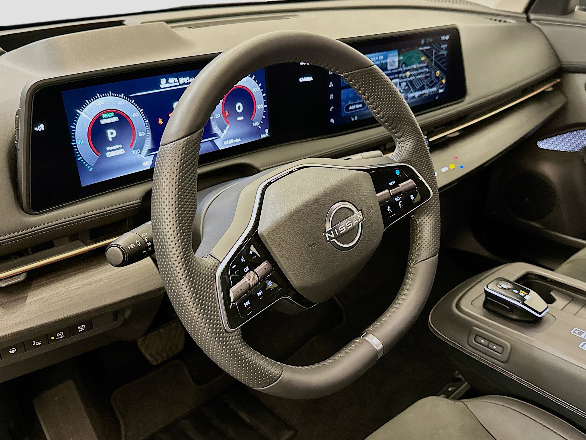 Used 2025 Nissan Ariya AWD image 18