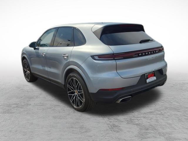 Used 2024 Porsche Cayenne AWD/4WD image 5