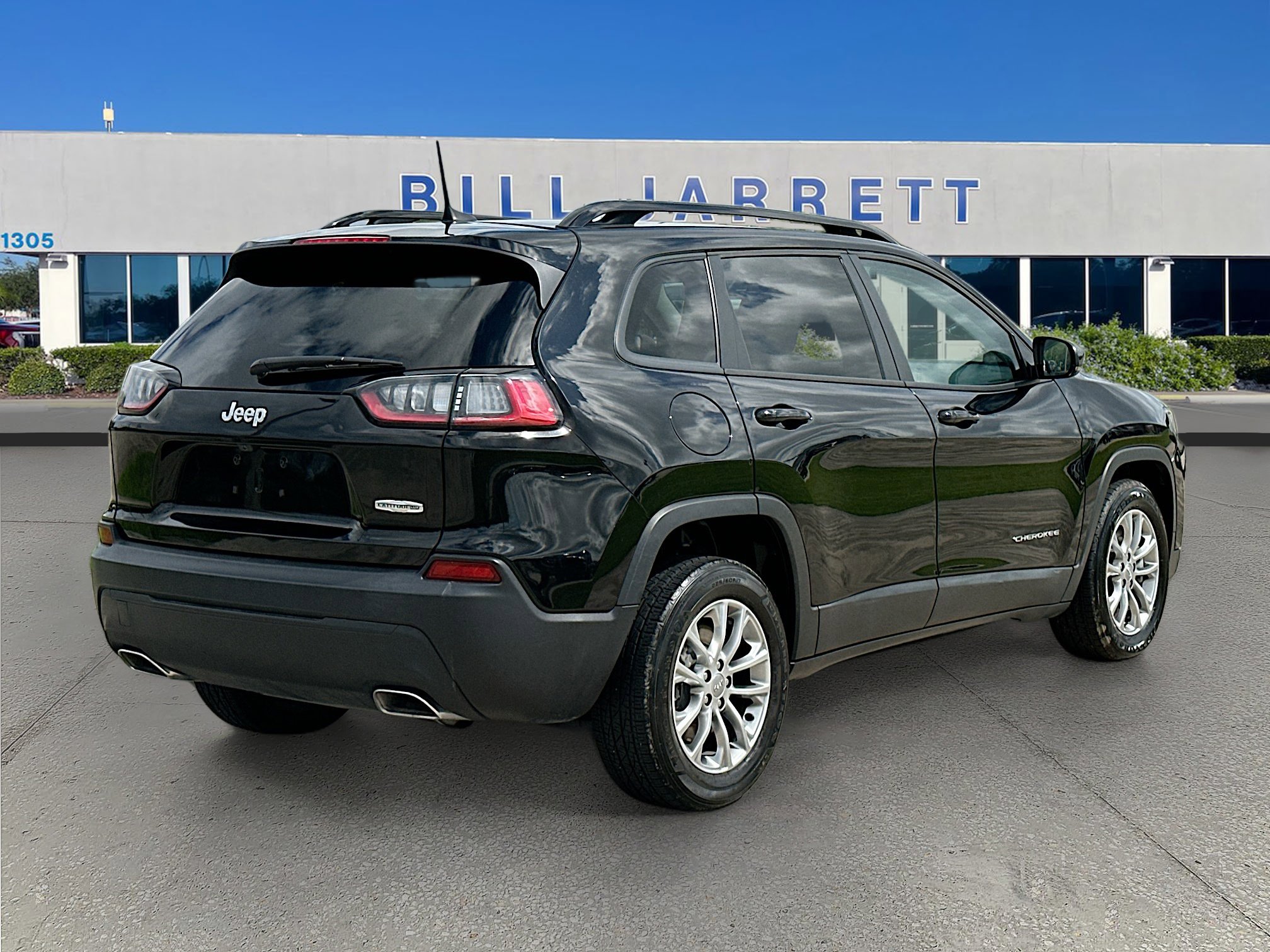 Used 2022 Jeep Cherokee Latitude Lux w/ Mopar Interior Package image 7