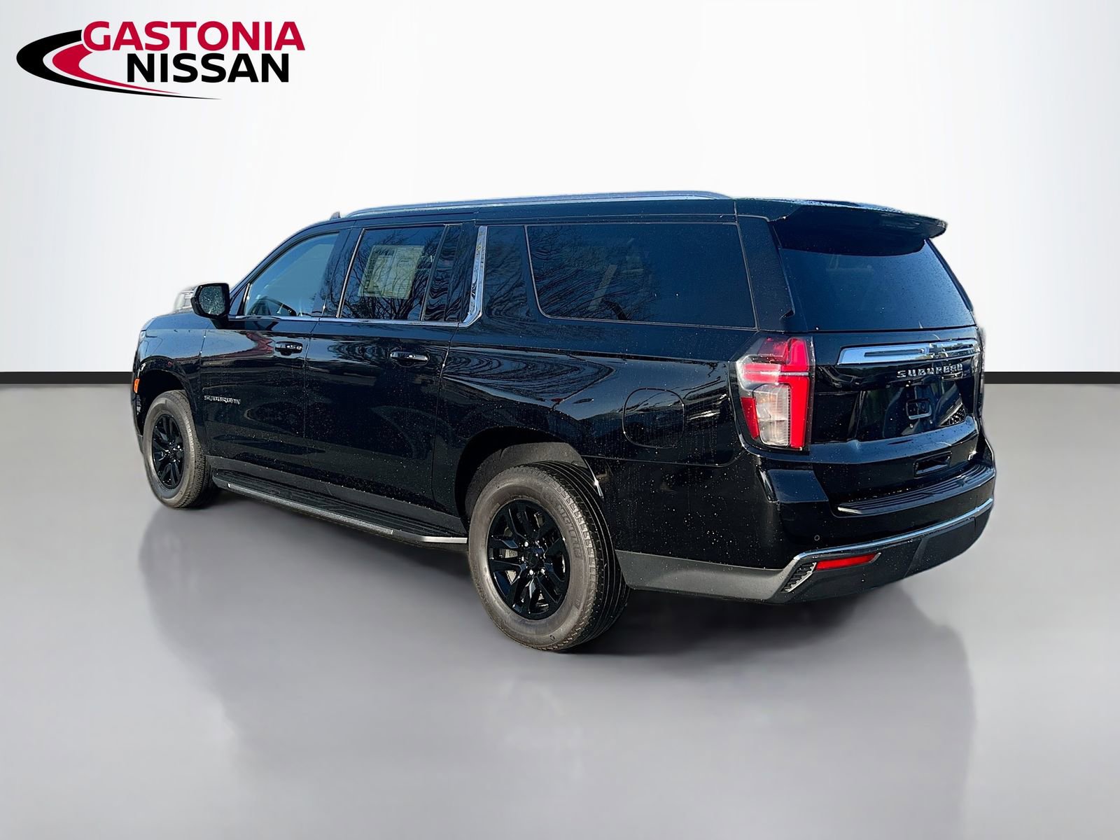 Used 2024 Chevrolet Suburban LT image 6
