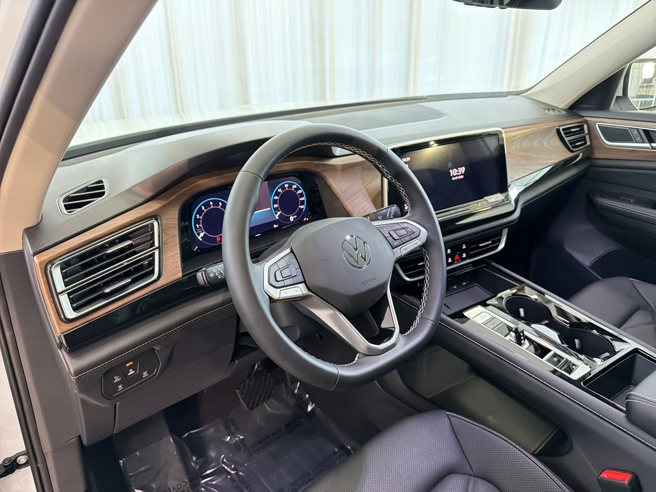 New 2026 Volkswagen Atlas SE FWD image 4
