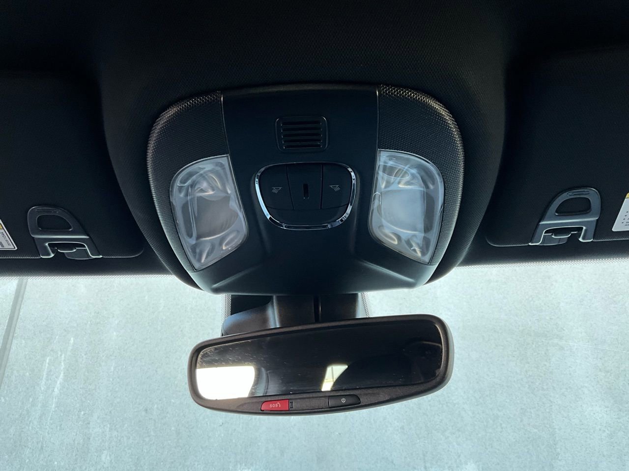 Used 2025 Jeep Compass Limited image 16