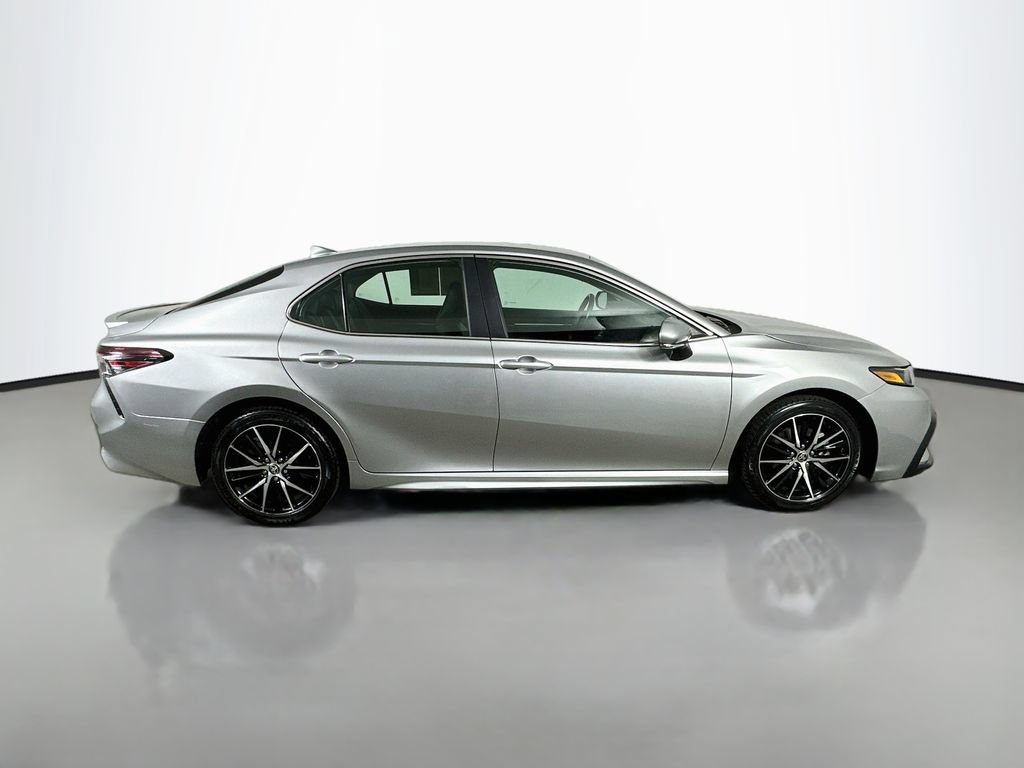 Used 2023 Toyota Camry SE FWD image 7