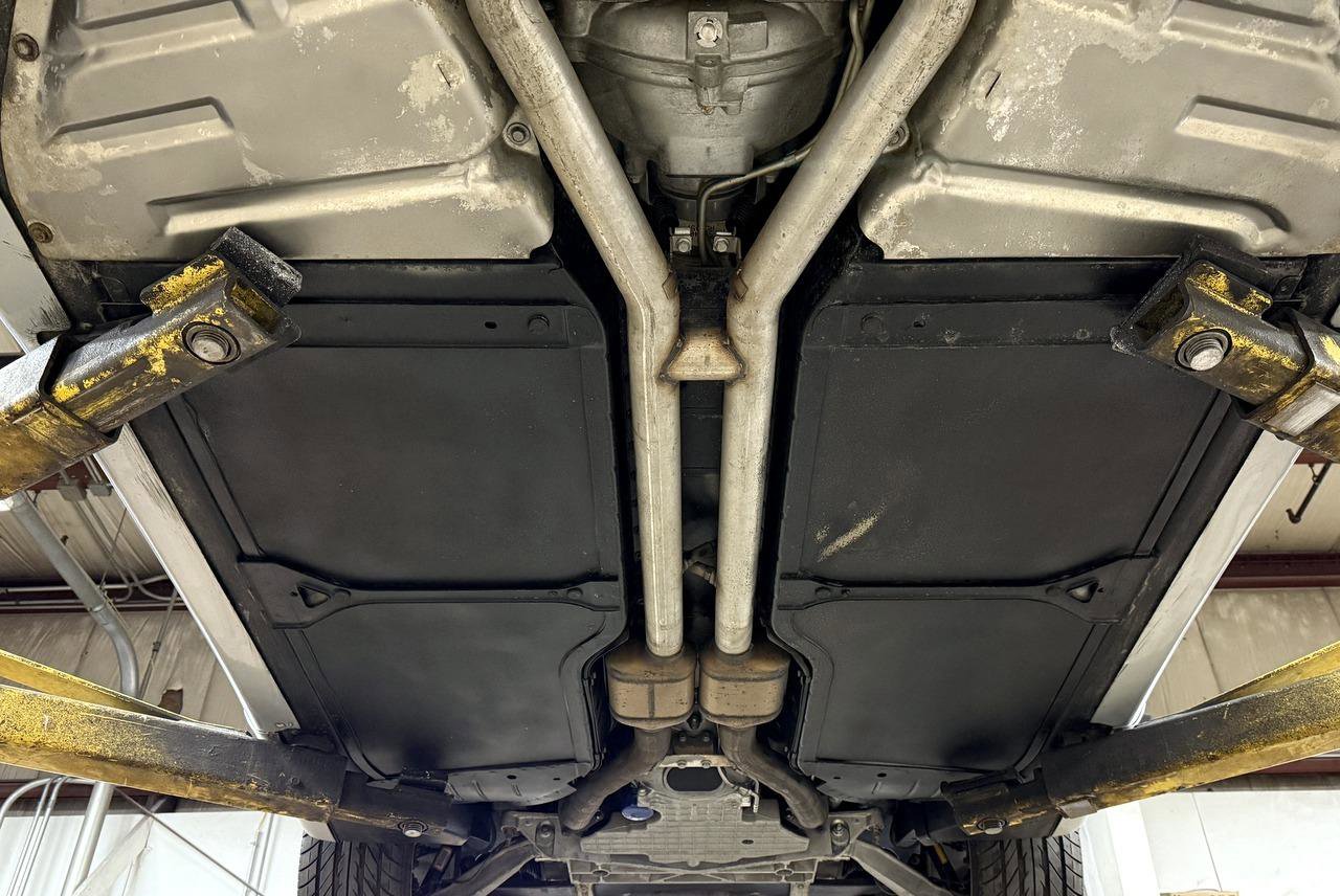 Used 1997 Chevrolet Corvette Coupe w/ Memory Pkg RWD image 97