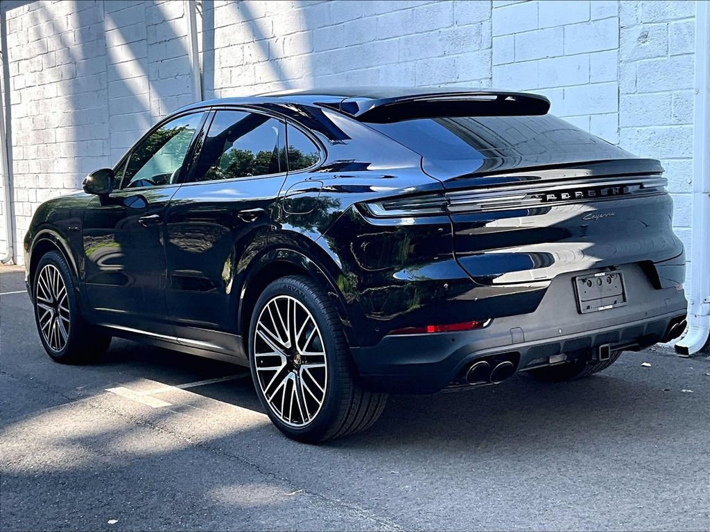 Certified 2026 Porsche Cayenne E-Hybrid Coupe AWD/4WD image 3