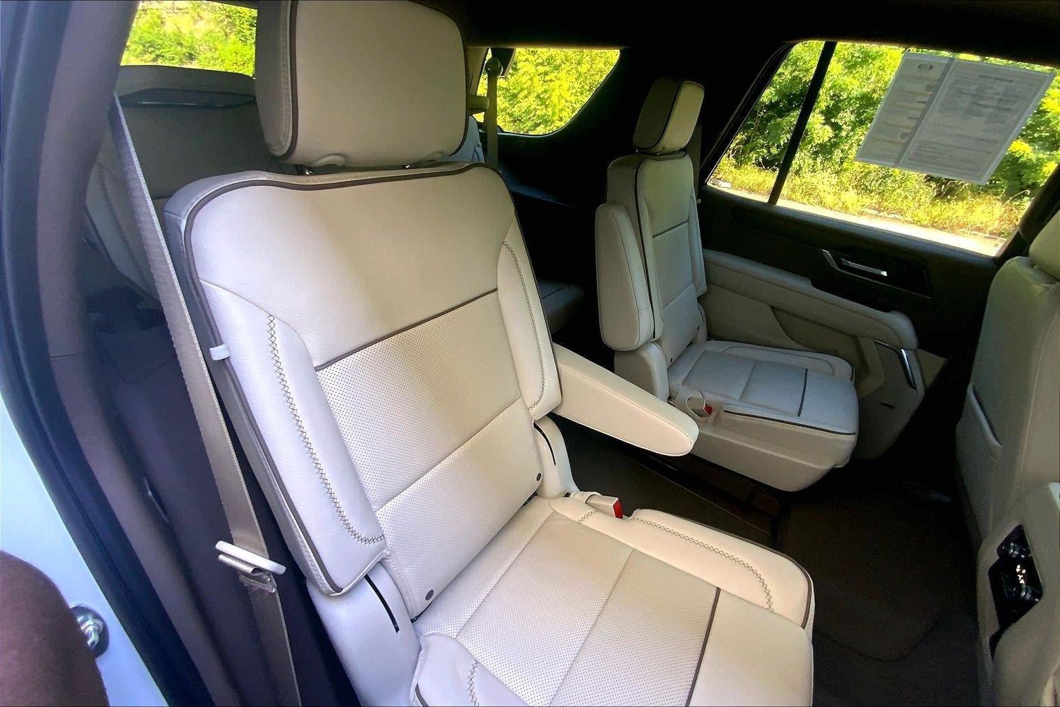 Used 2025 GMC Yukon Denali AWD/4WD image 24