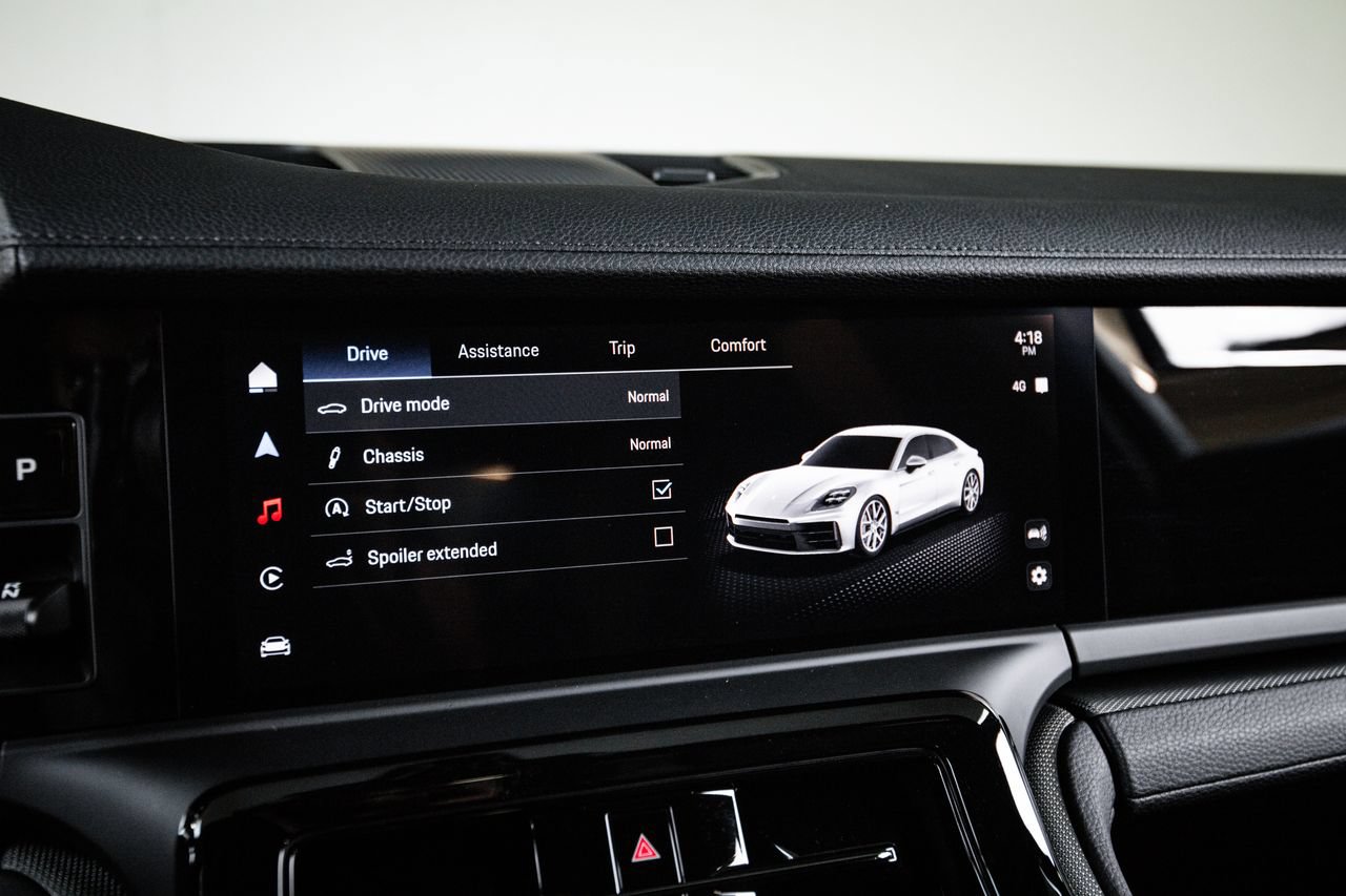 Certified 2025 Porsche Panamera image 18